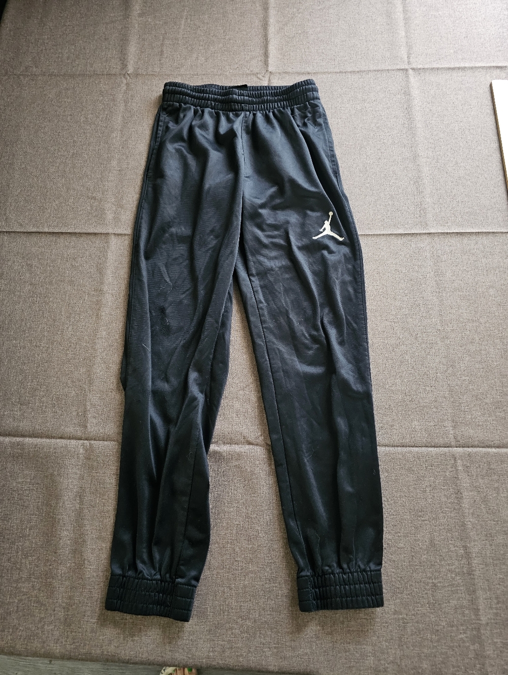 Nike Air Jordan Black Basketball Jogger Pants Boys Small (8-10 years)